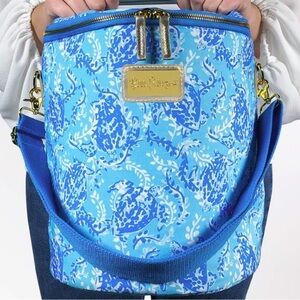 Lilly Pulitzer Beach Cooler Bag Turtley Awesome LIKE NEW